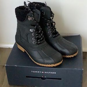 Tommy Hilfiger Hada Duck Boots Size 7m